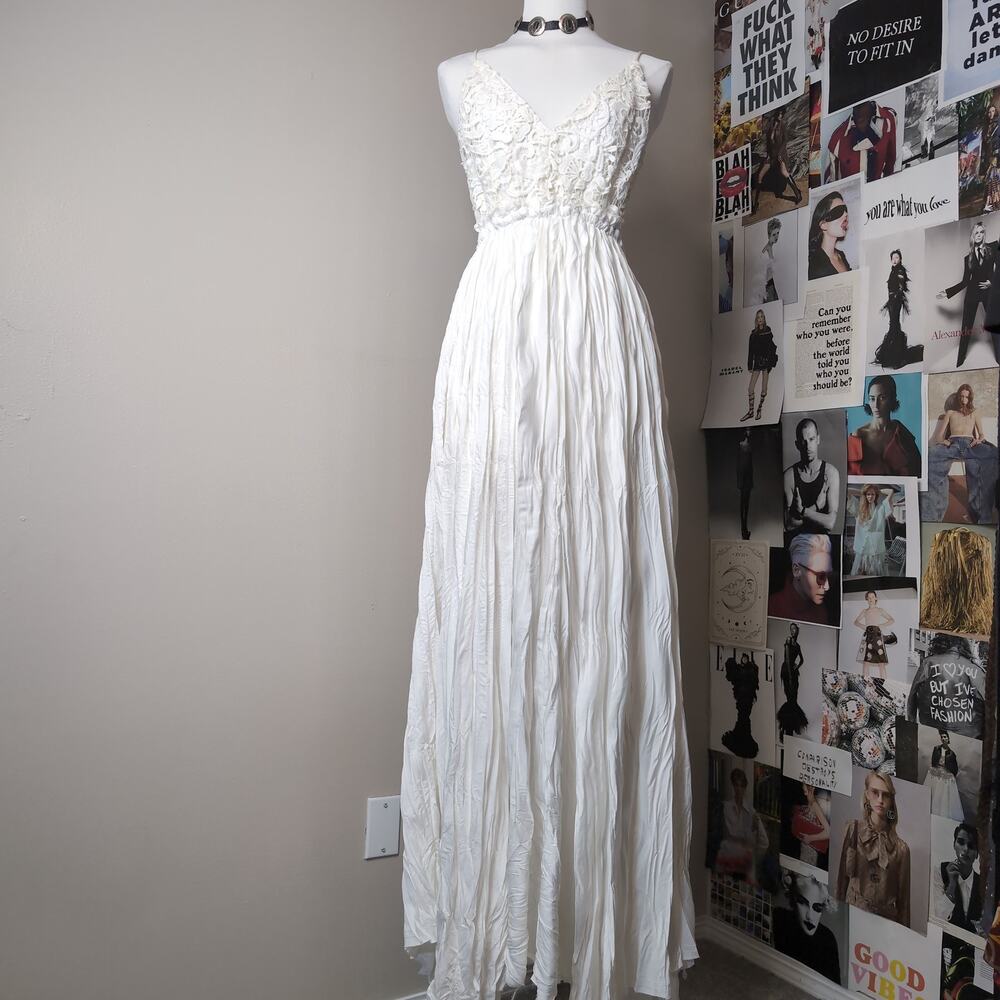 White Lace Bodice Romantic Maxi Dress